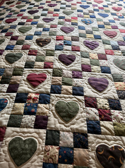 Amish Quilt (Nine-patch hearts)