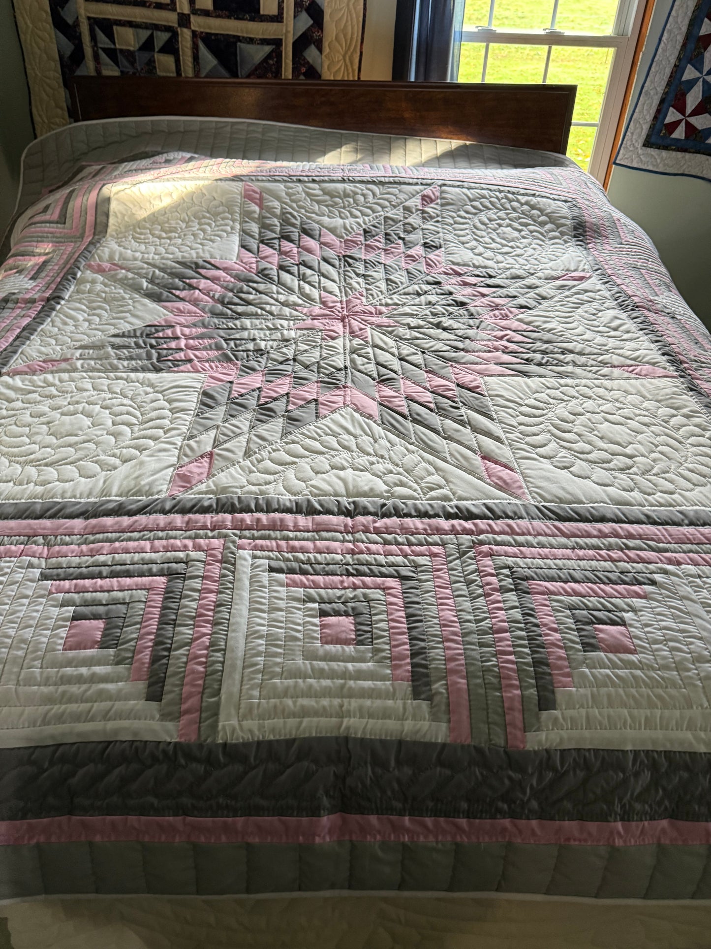 Log Cabin Star Quilt (Pink and grey)