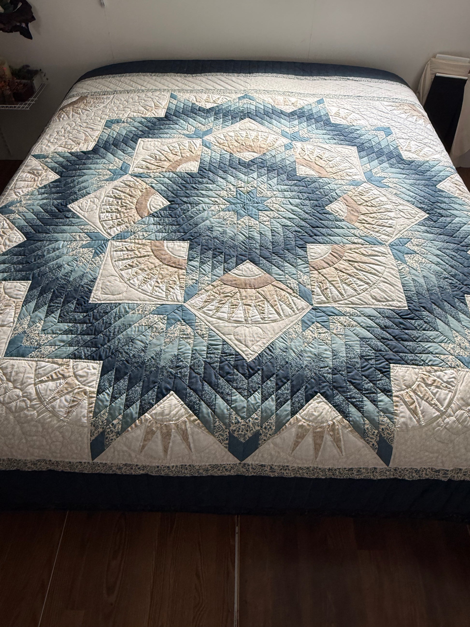 Amish Quilt (Mariner’s Star) - Simple Life Amish Store