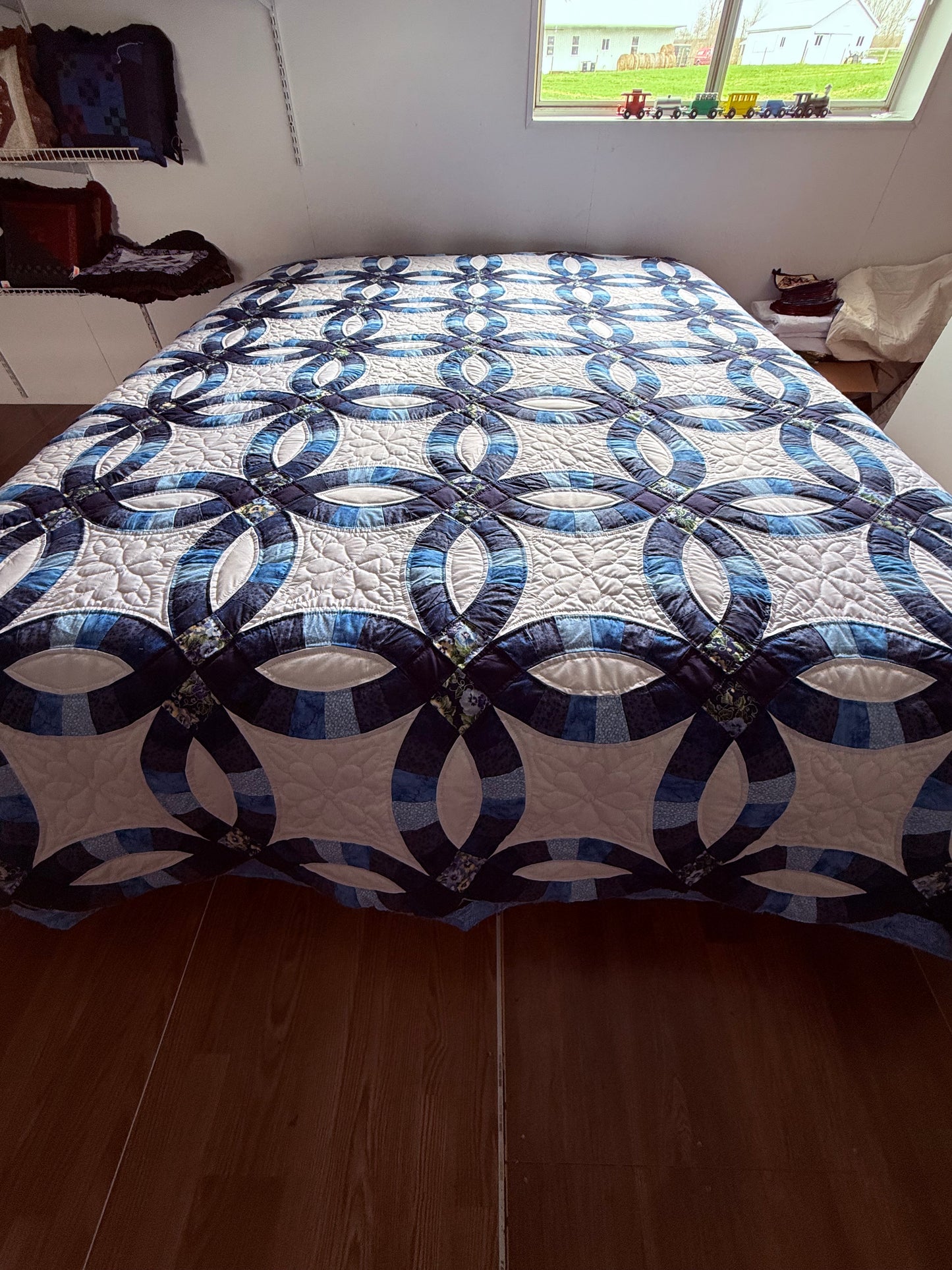 Amish Quilt (Double Wedding Ring) Blues