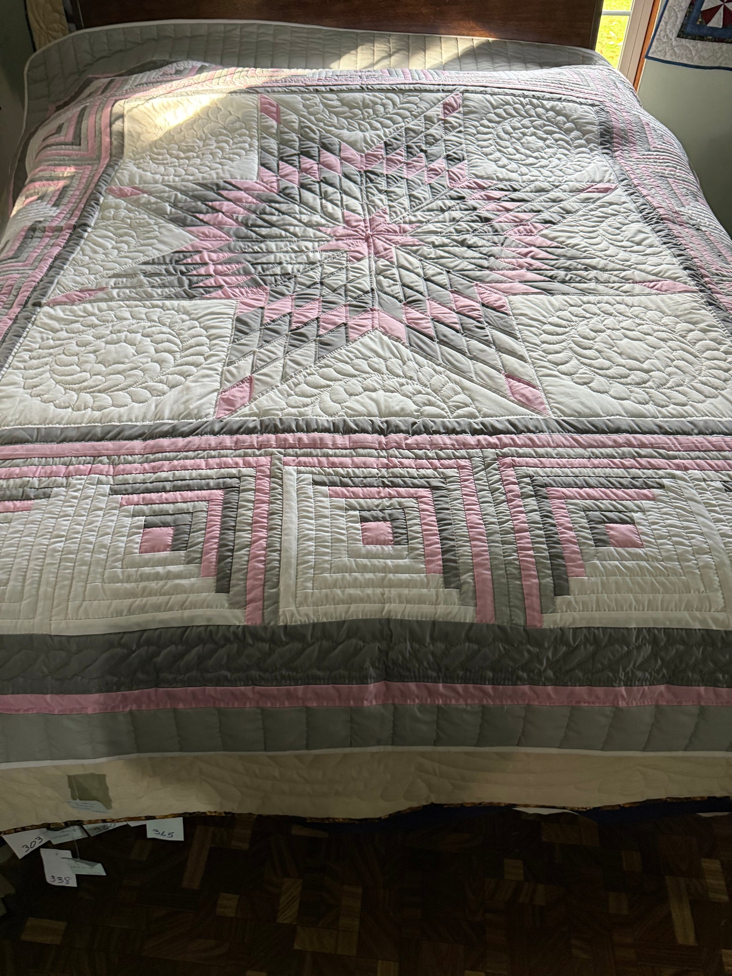 Log Cabin Star Quilt (Pink and grey)