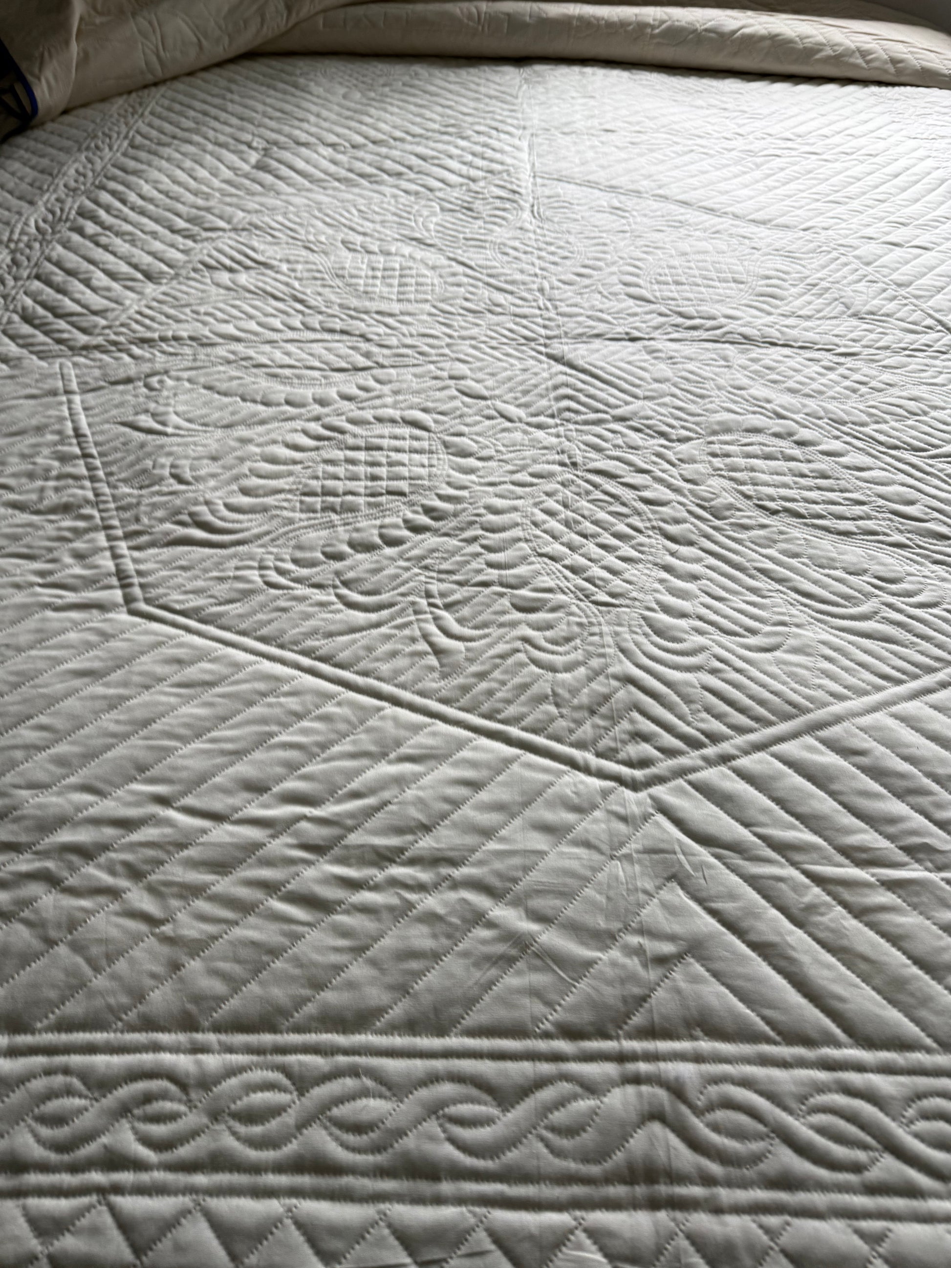 Amish Quilt (Feathered Pineapple) - Simple Life Amish Store