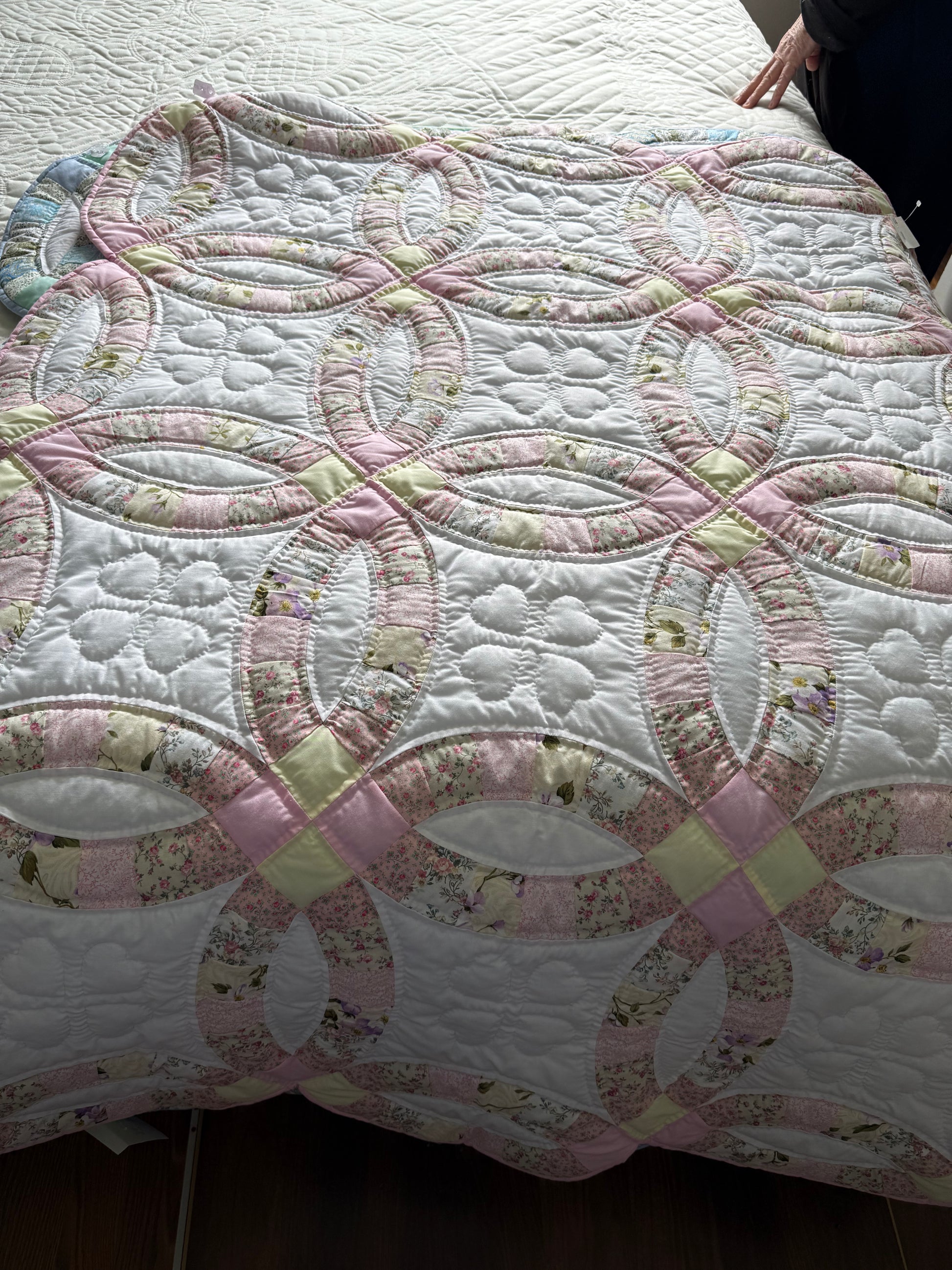 Amish hand quilted  lap quilt or baby quilt - Simple Life Amish Store