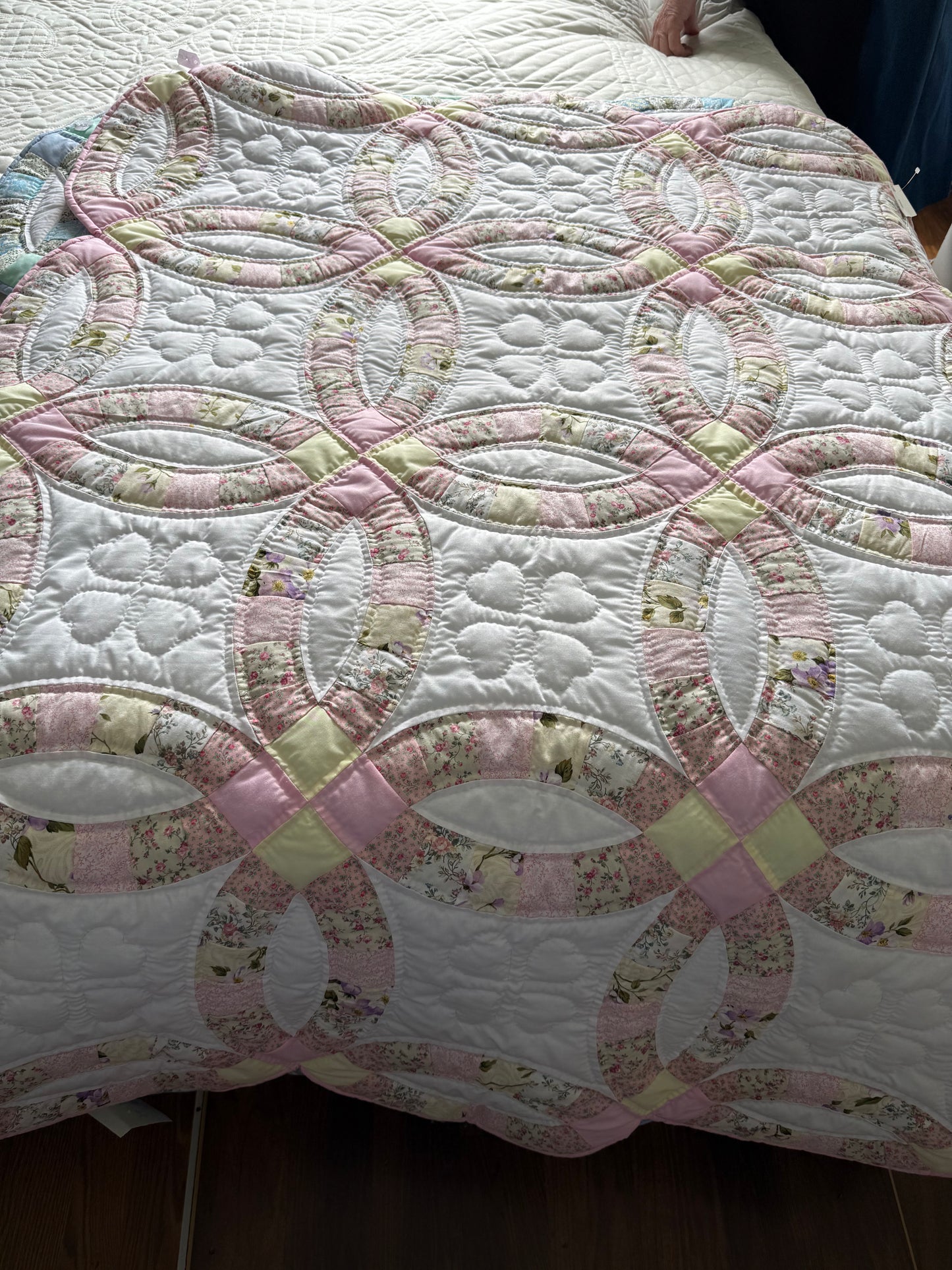 Amish hand quilted  lap quilt or baby quilt - Simple Life Amish Store