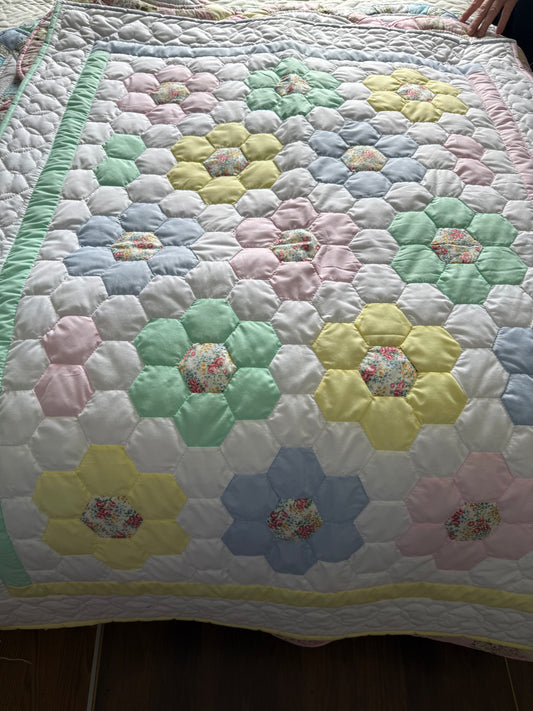 Amish hand quilted  lap quilt or baby quilt