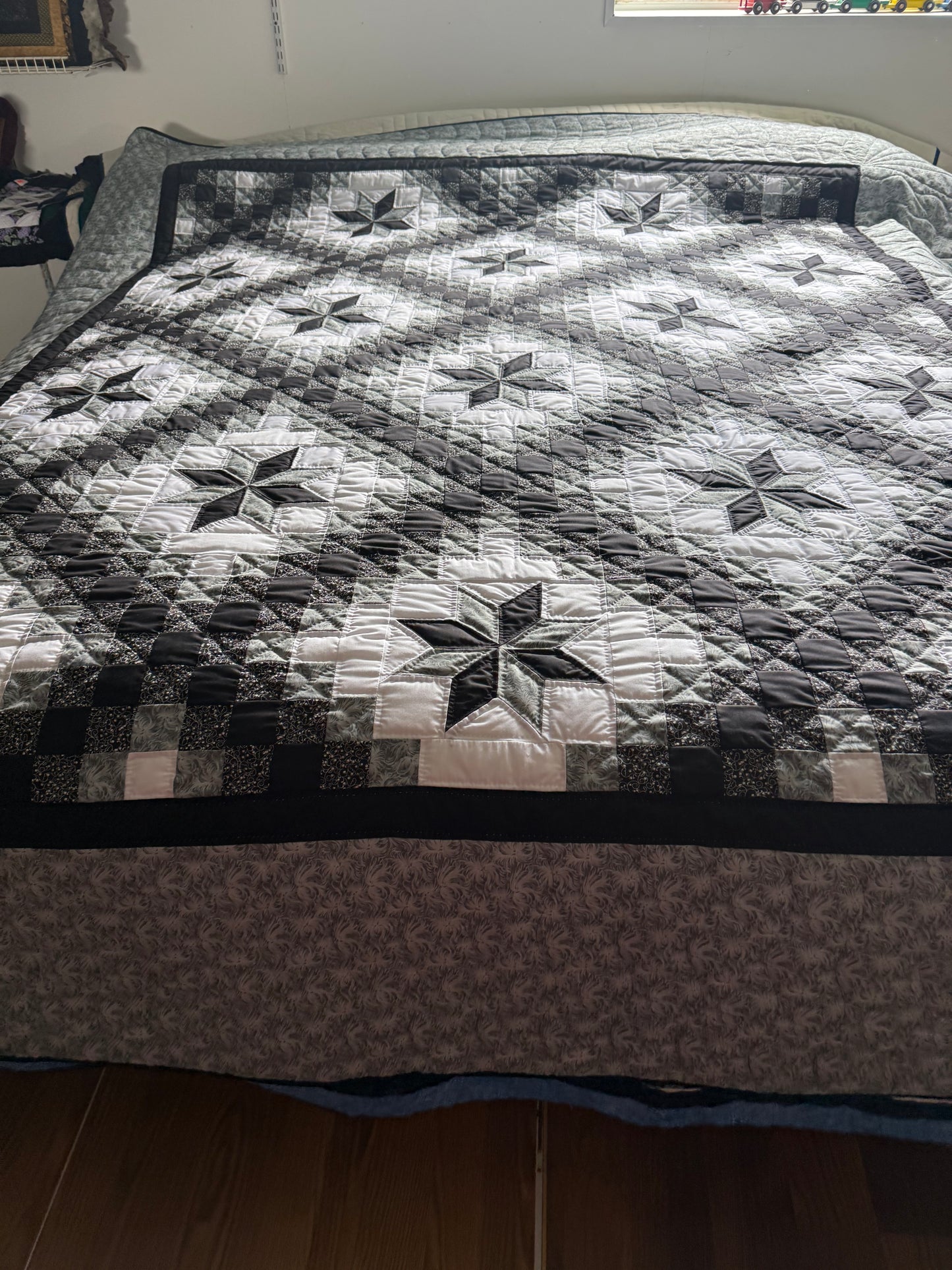 Amish  Quilt (Irish Chain Star )