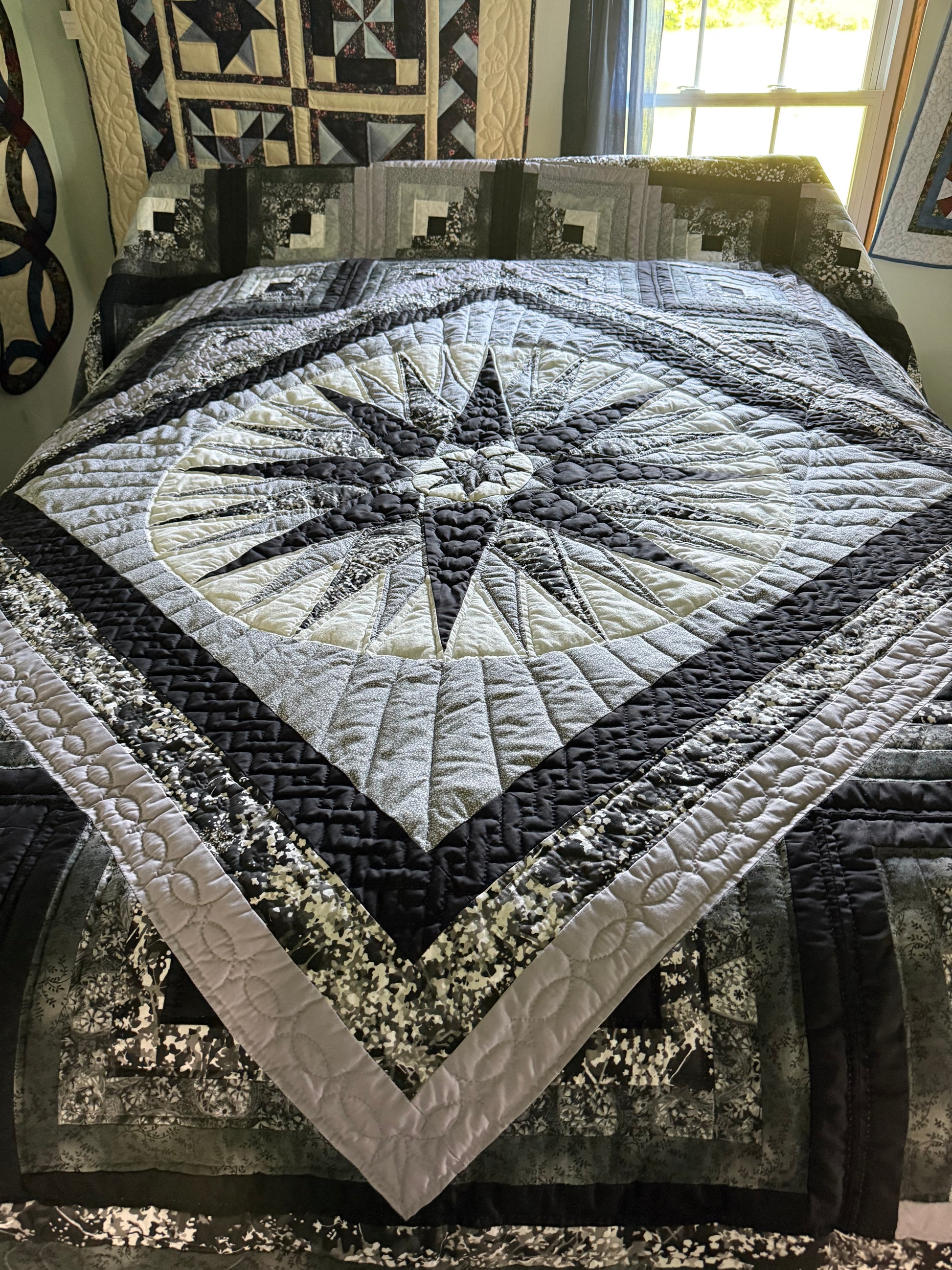 Amish Quilt (Mariner’s Compass, Log Cabin) - Simple Life Amish Store