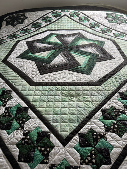 Amish Quilt (Star Spin green) - Simple Life Amish Store