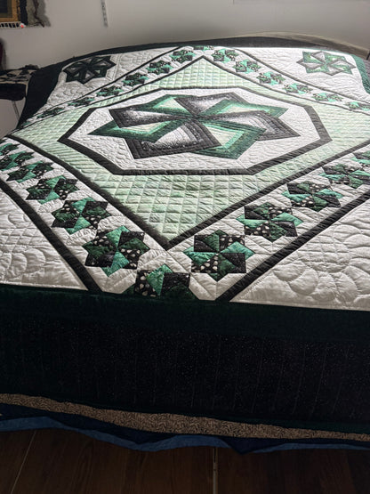 Amish Quilt (Star Spin green) - Simple Life Amish Store