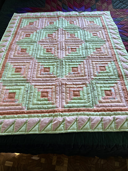 Lap Quilt (Log Cabin) - Simple Life Amish Store