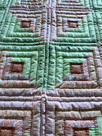 Lap Quilt (Log Cabin) - Simple Life Amish Store
