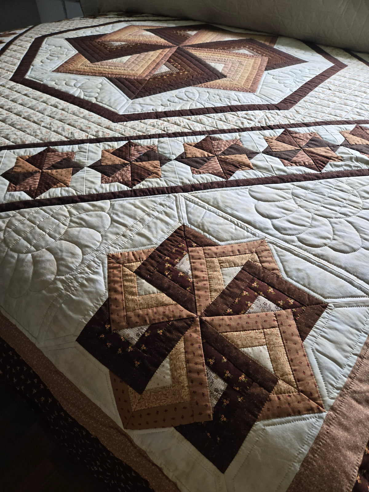 Quilt-Amish Handmade-Spinning Star
