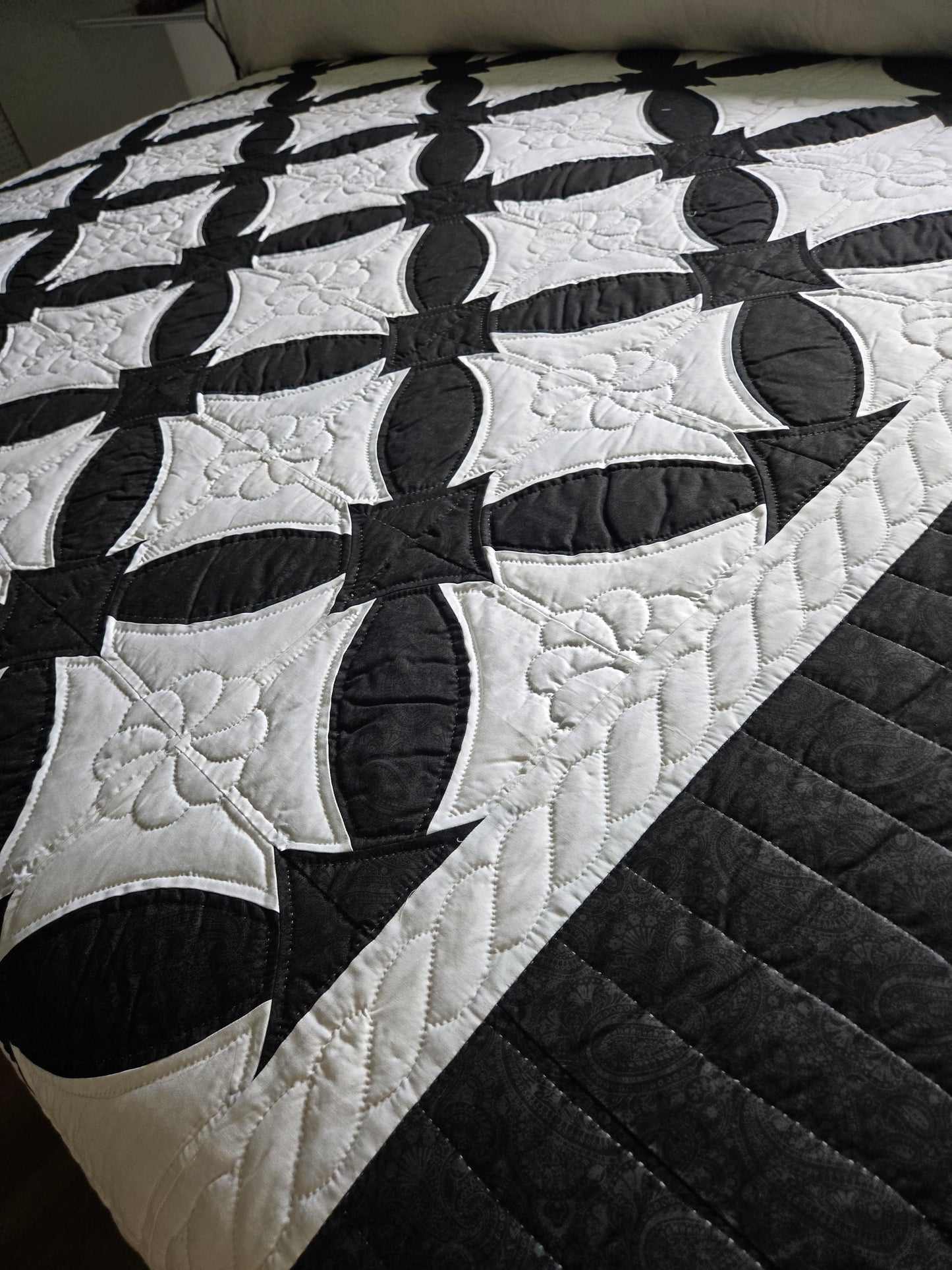 Quilt-Amish Handmade-Winner Circle