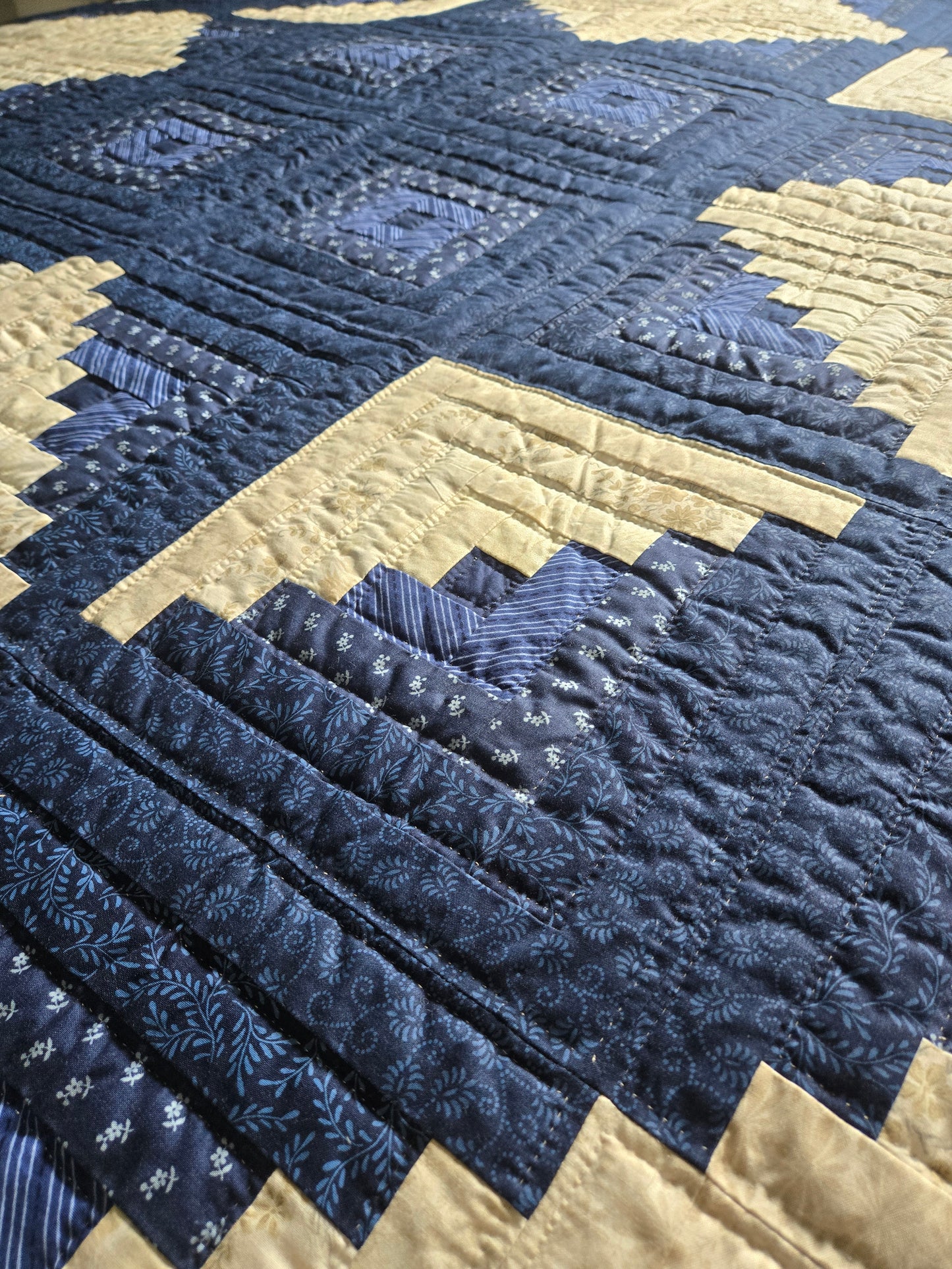 Quilt-Amish Handmade-Log Cabin Star