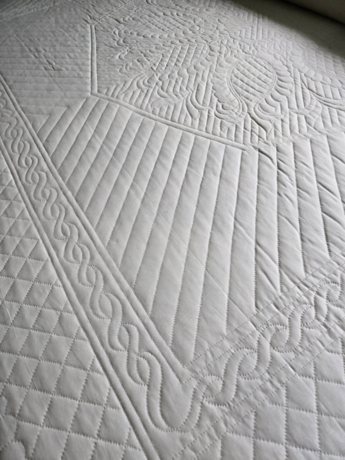 Amish Quilt (Feathered Pineapple) - Simple Life Amish Store