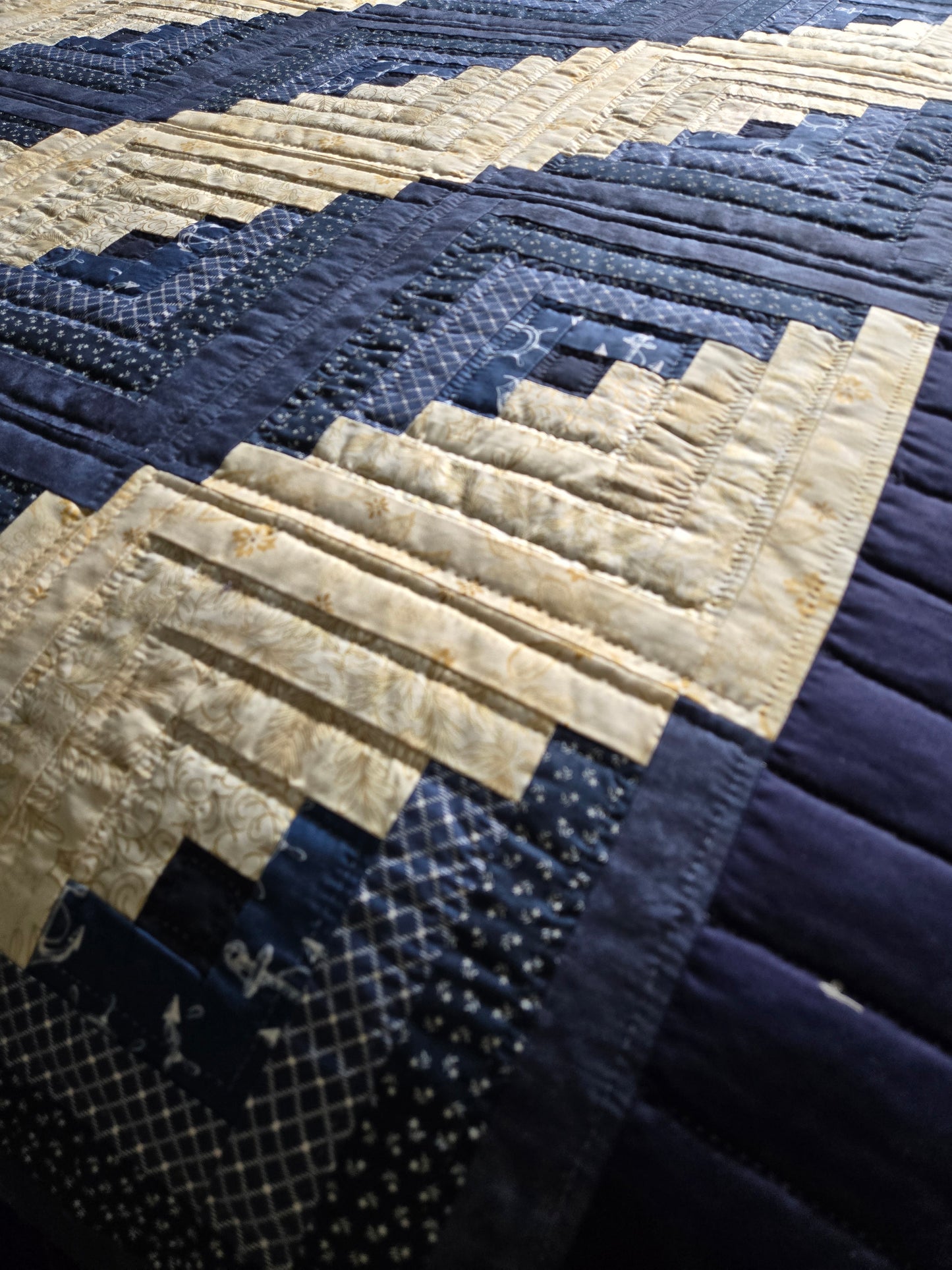 Quilt-Amish Handmade-Log Cabin