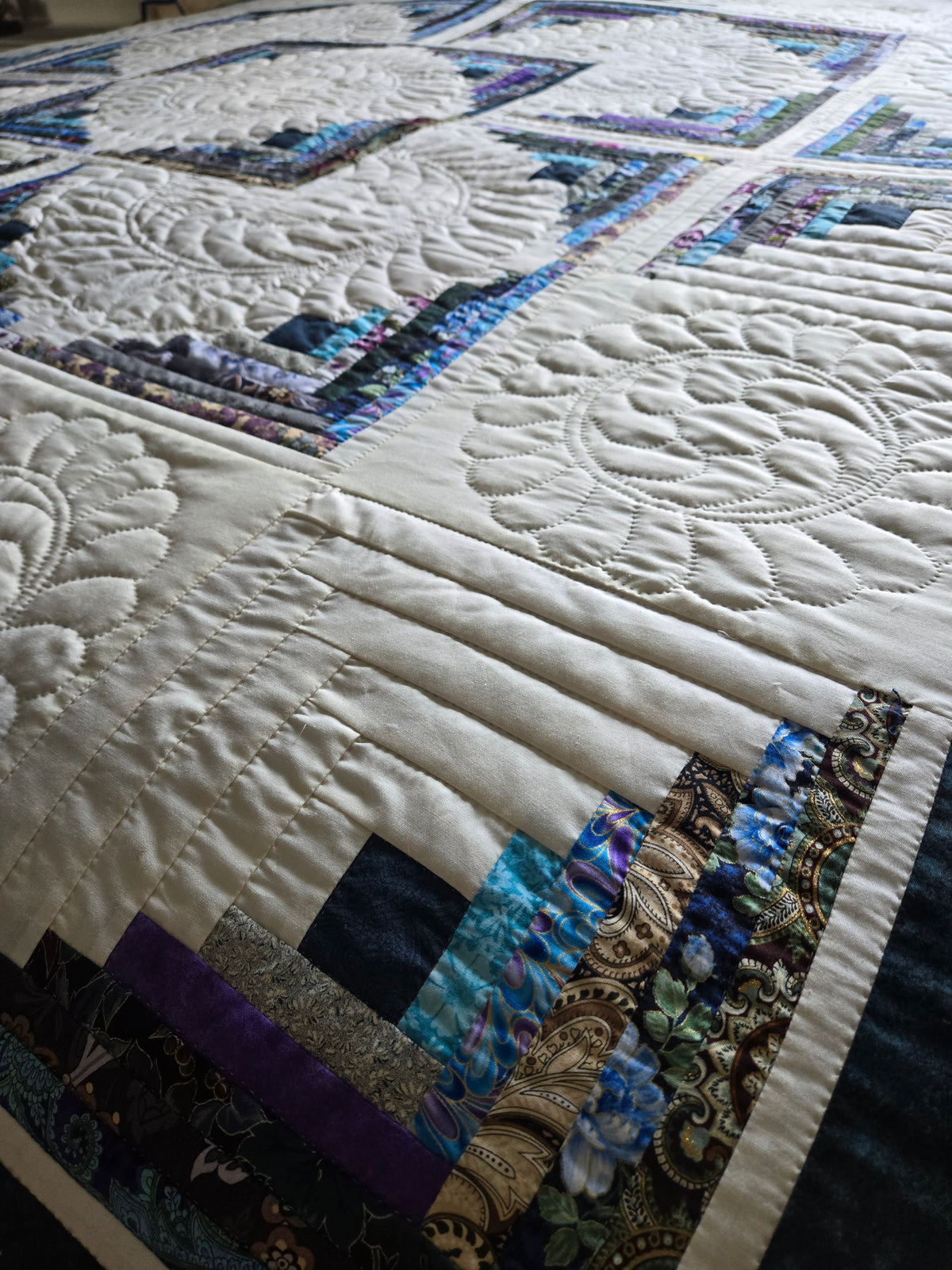 Quilt-Log Cabin in Round
