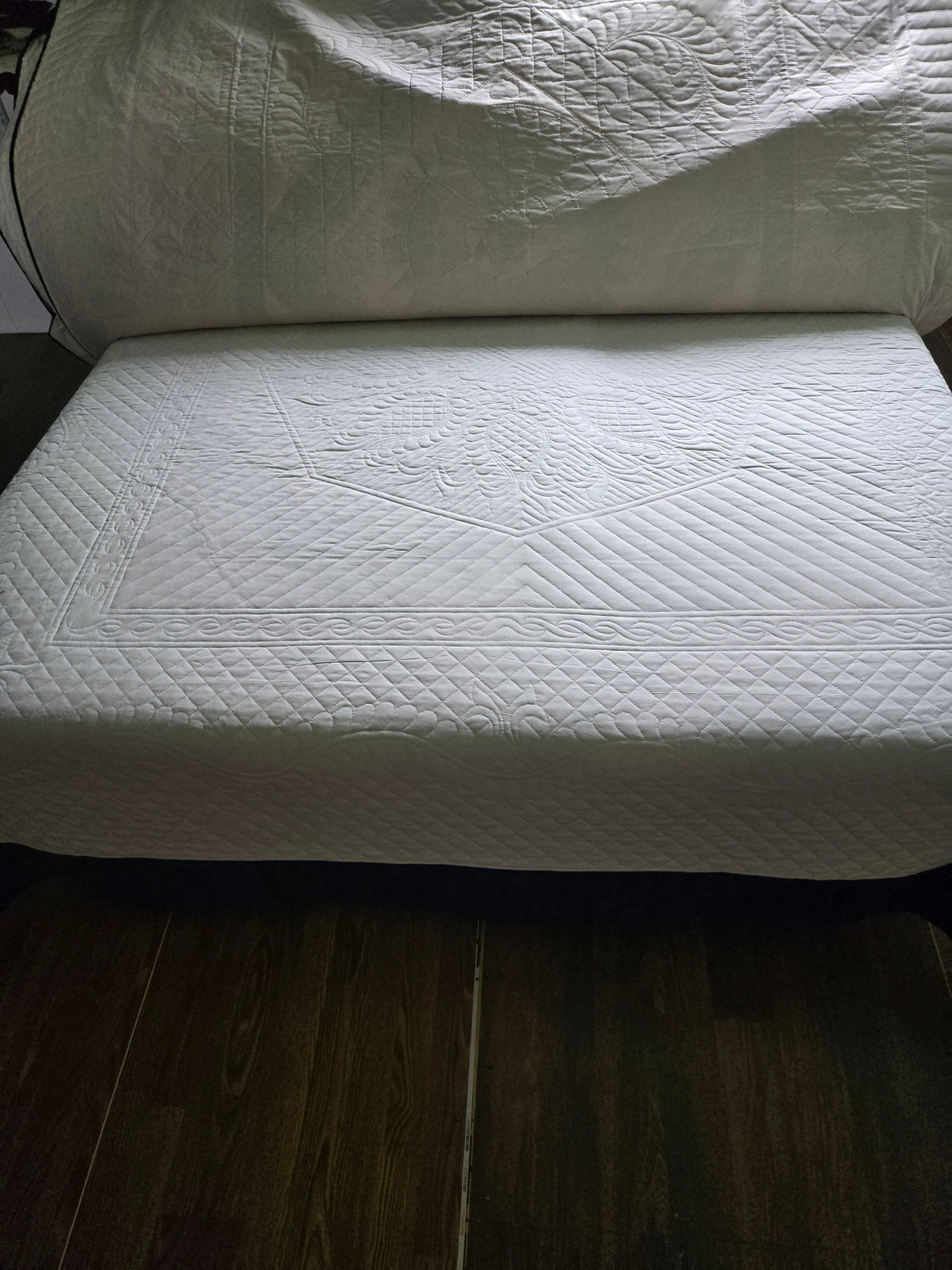 Amish Quilt (Feathered Pineapple) - Simple Life Amish Store